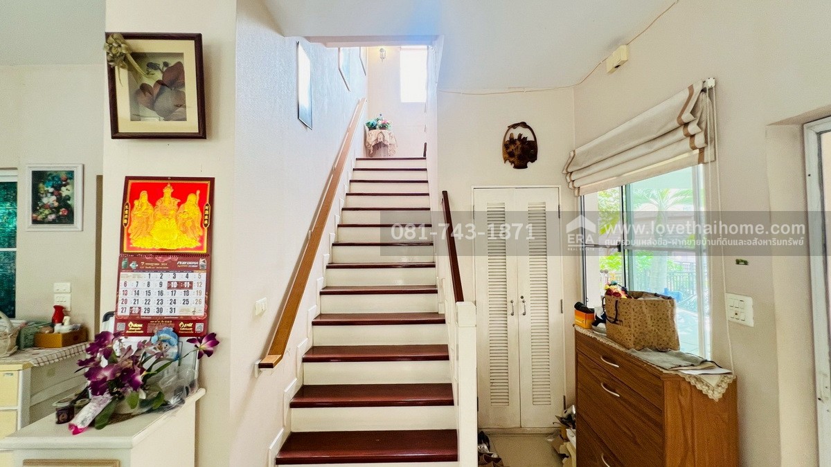 ขายบ้านเดี่ยว นันทวัน สุวรรณภูมิ ถนนกิ่งแก้ว พื้นที่ 75 ตรว. ขายถูกมาก ต่ำกว่าราคาตลาด ของบ้านแปลนและพื้นที่ขนาดนี้ โครงสร้างบ้านดี บ้านตามสภาพเดิม ราคาถูกที่สามารถคุยราคาได้อีก บ้านใกล้สนามบินสุวรรณภูมิ