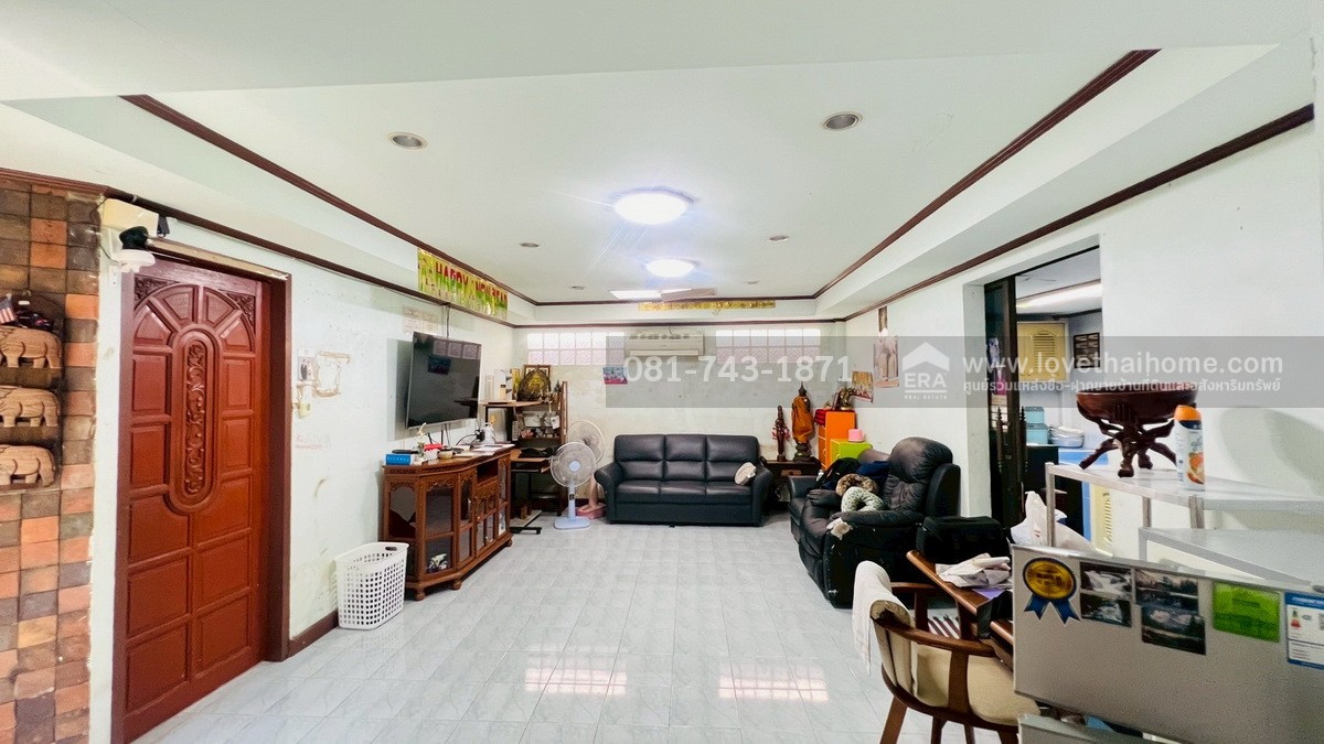 ขายบ้านพร้อมที่ดิน ถนนสุทธิสาร ในซอยสบายใจ พื้นที่ 67 ตรว. ห่างจากสถานี MRT สุทธิสาร เพียง 800 เมตร ทำเลดีเยี่ยม บ้านใจกลางเมือง การเดินทางสะดวก