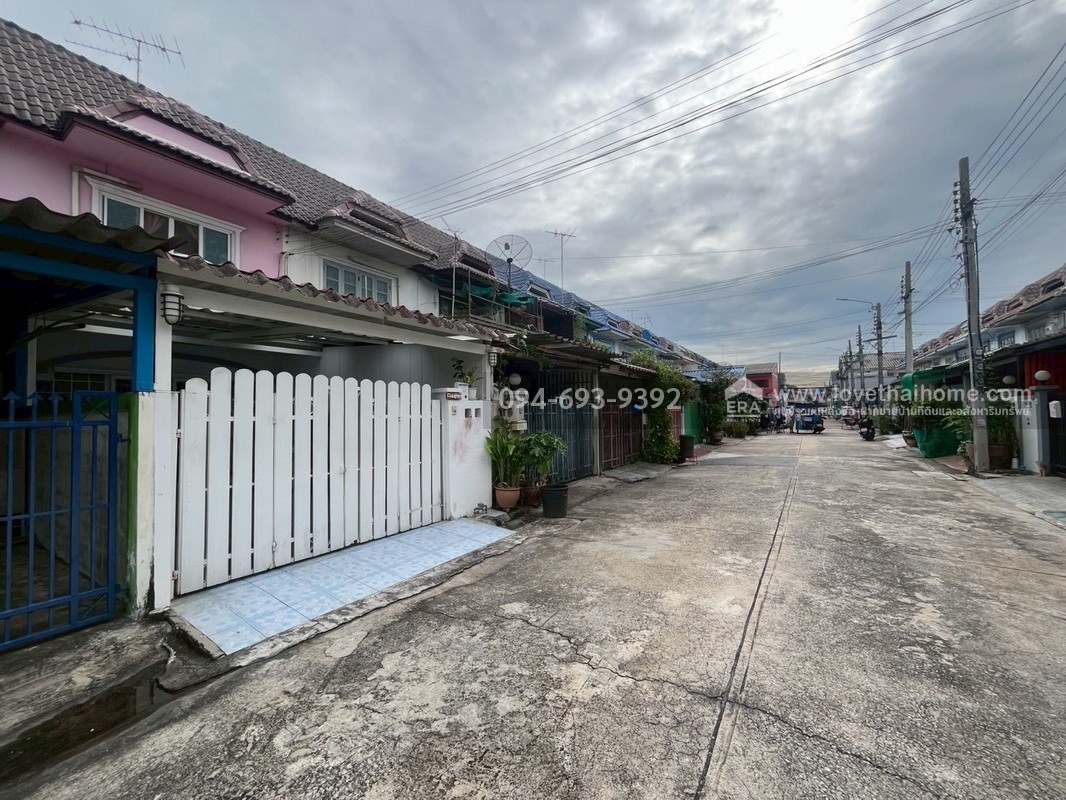 ขายทาวน์เฮ้าส์ 2 ชั้น หมู่บ้านมนวดี พาร์ค บางใหญ่-กาญจนาภิเษก ซอยวัดลาดปลาดุก พื้นที่ 16 ตรว. บ้านสวยสะอาด ราคาลดสุดๆ เดินทางสะดวกมากๆ ใครเร็วใครได้ของดีแน่นอน!!