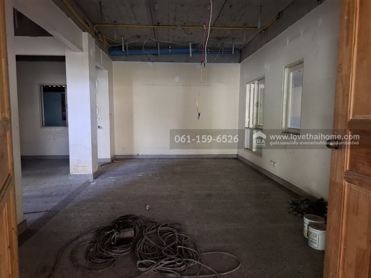 ขายบ้านภัสสร 12 รังสิต-คลองสาม แปลงริมใน 95.9 ตรว. คลองหลวง ปทุมธานี ตั้งอยู่โซนต้นของหมู่บ้าน เหมาะสำหรับครอบครัวขนาดใหญ่