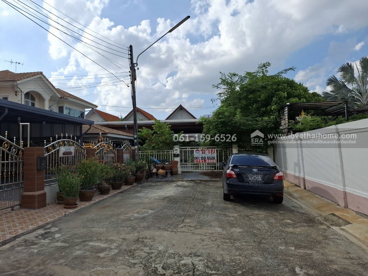 ขายบ้านภัสสร 12 รังสิต-คลองสาม แปลงริมใน 95.9 ตรว. คลองหลวง ปทุมธานี ตั้งอยู่โซนต้นของหมู่บ้าน เหมาะสำหรับครอบครัวขนาดใหญ่