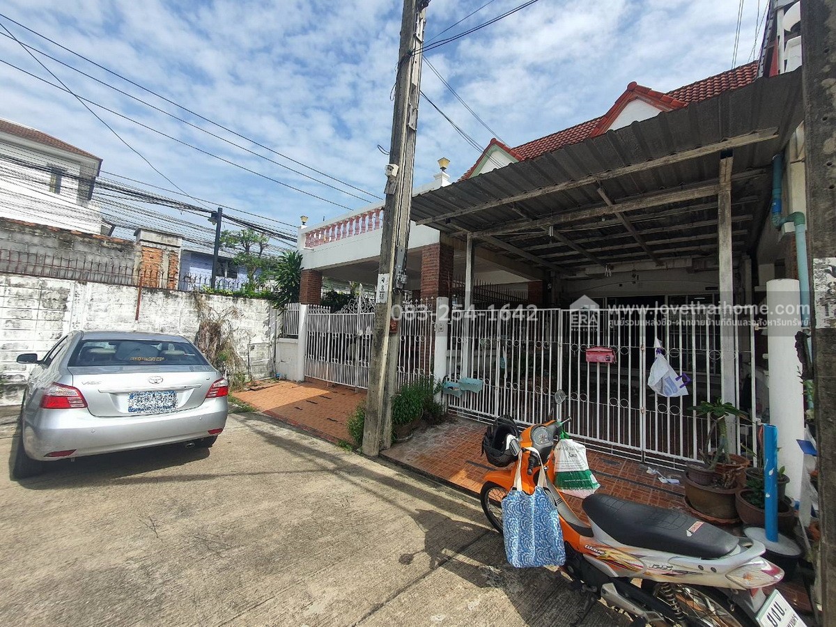 ขายบ้านลาดพร้าว 101 หมู่บ้านสินสุข ซ.โพธิ์แก้ว 4 ทาวน์เฮ้าส์ 2 ชั้น 20 ตรว. ต่อเติมครัวและลานจอดรถหน้าบ้าน ต้องการขายด่วน