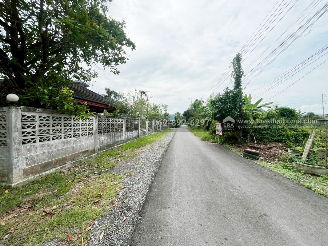 ขายที่ดิน ซอยประชาร่วมใจ48/1 ในคลองสามวา ทำเลทอง ติดถนน 2 ด้าน  ขนาด 150 ตารางวา ขายเพียง 1.82 ล้านบาทเท่านั้น ที่สวยราคาสุดคุ้ม ถูกแบบนี้หาไม่ได้อีกแล้ว รีบจับจองก่อนหลุดมือ สนใจโทร 062-892-6297