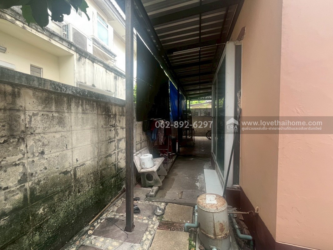 ขายบ้านเดี่ยว 2 ชั้น โครงการชลลดา วัดลาดปลาดุก ขนาด 52.4 ตารางวา บ้านสวย บรรยากาศดี ขายเพียงแค่ 3.45 ล้านบาท ทำเลโดนใจในราคาสุดคุ้ม ขายถูกมากต่ำกว่าราคาตลาด สนใจโทร. 062-892-6297