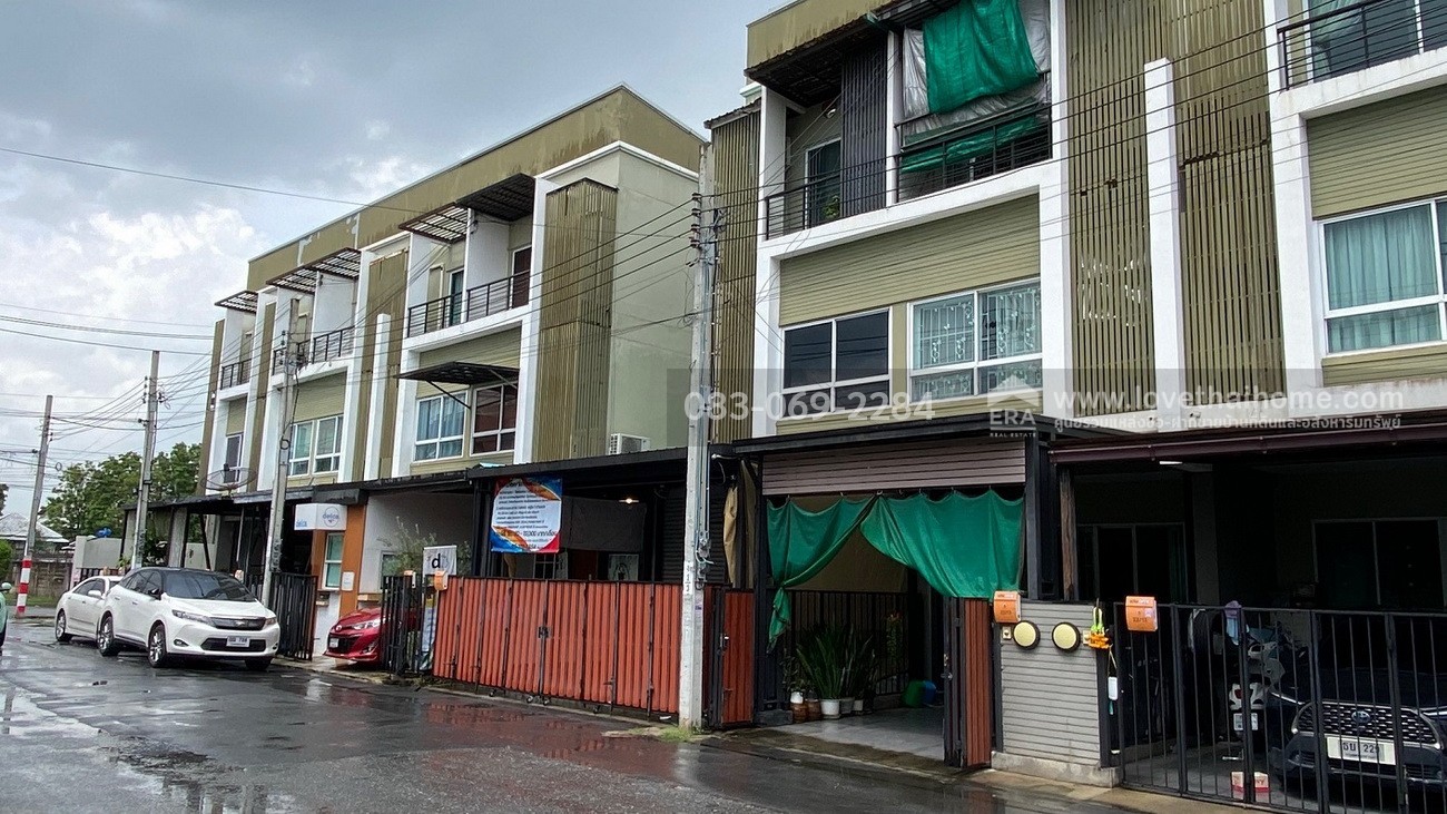 ขายทาวน์โฮม ซ.เคหะร่มเกล้า 72 หมู่บ้านนลินซิตี้ 2 บ้าน 3 ชั้น 17 ตร.วา สภาพพร้อมอยู่ ใกล้ถนนรามคำแหง  เข้าซอยเคหะร่มเกล้า เพียง 20 เมตร