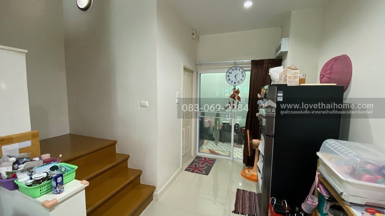 ขายทาวน์โฮม ซ.เคหะร่มเกล้า 72 หมู่บ้านนลินซิตี้ 2 บ้าน 3 ชั้น 17 ตร.วา สภาพพร้อมอยู่ ใกล้ถนนรามคำแหง  เข้าซอยเคหะร่มเกล้า เพียง 20 เมตร