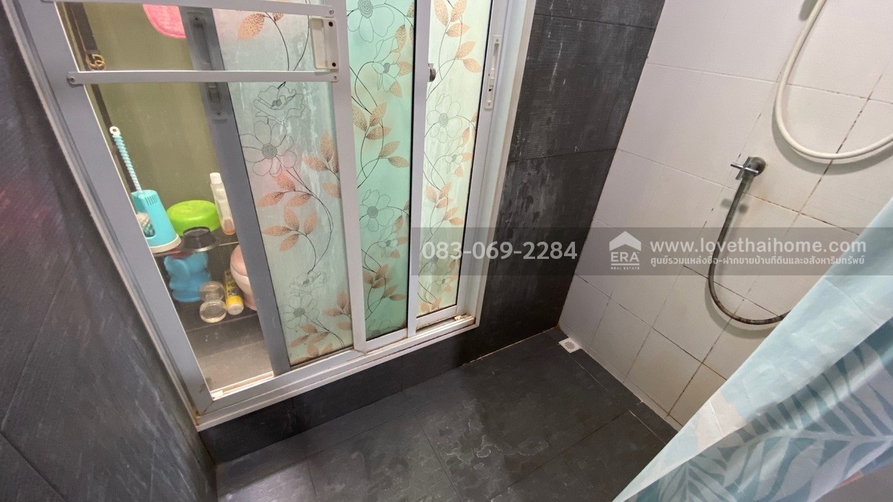 ขายทาวน์โฮม ซ.เคหะร่มเกล้า 72 หมู่บ้านนลินซิตี้ 2 บ้าน 3 ชั้น 17 ตร.วา สภาพพร้อมอยู่ ใกล้ถนนรามคำแหง  เข้าซอยเคหะร่มเกล้า เพียง 20 เมตร