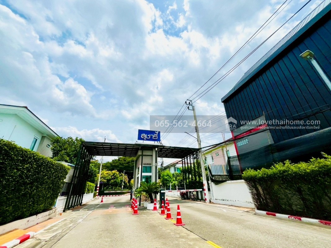 ขายหมู่บ้านสุชารี โกสุมรวมใจ39 ดอนเมือง พื้นที่ 36 ตรว. ต่อเติมเต็มพื้นที่ สวย พร้อมอยู่ ใกล้สนามบินดอนเมือง