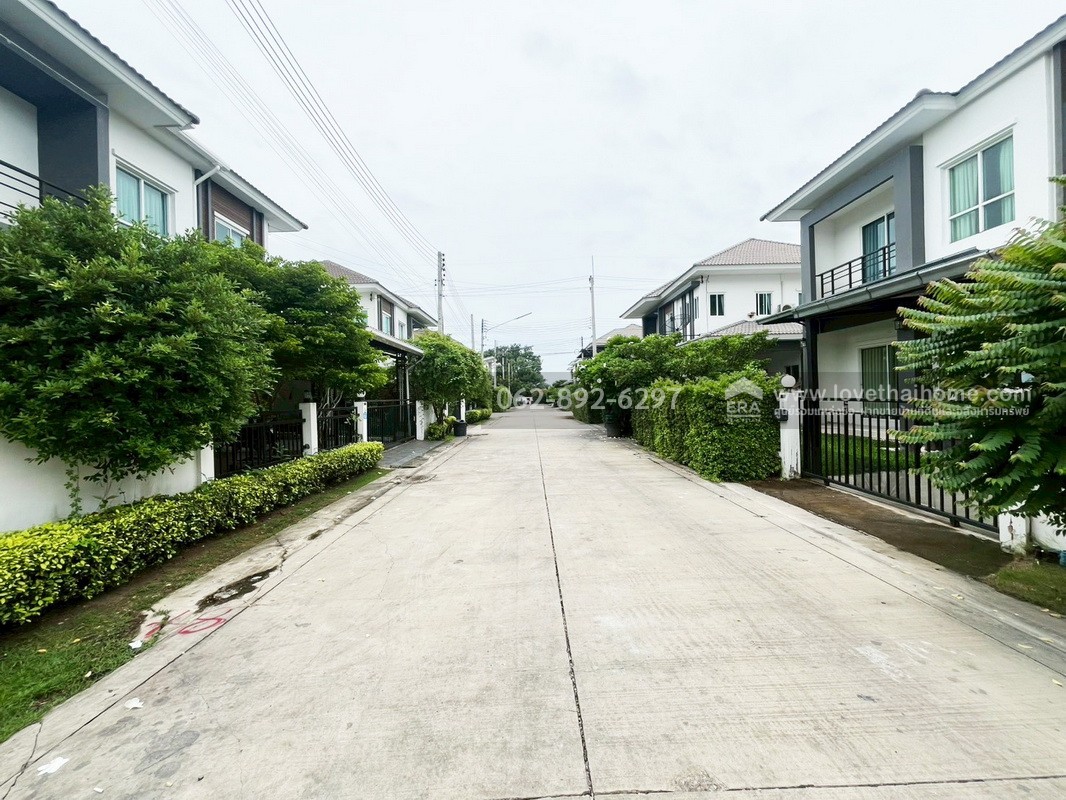 ขายบ้านแฝด 2 ชั้น หมู่บ้านแลนซีโอคริป เพชรเกษม81 ขนาด 39.2 ตรว. บ้านสวยพร้อมเข้าอยู่ ราคาถูกกว่าตลาด คุ้มสุดๆ บ้านดีๆแบบนี้หาไม่ได้ง่าย รีบติดต่อโทร.062-892-6297