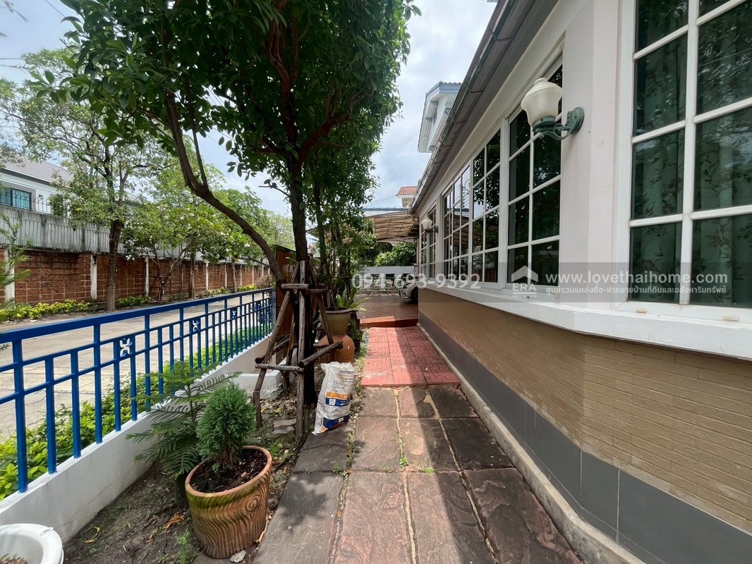ขายบ้านเดี่ยว 2 ชั้น หมู่บ้านมัณฑนา อ่อนนุช-วงแหวน ถนนสุขาภิบาล2 ซอย25 พื้นที่ 106.4 ตรว. บ้านหรู สวย บรรยากาศเงียบ เหมาะพักผ่อน อากาศดีมากๆ พร้อมอยู่ หิ้วกระเป๋ามาอยู่ได้เลย ตกแต่งใหม่พร้อมเฟอร์นิเจอร์ครบเซ็ต