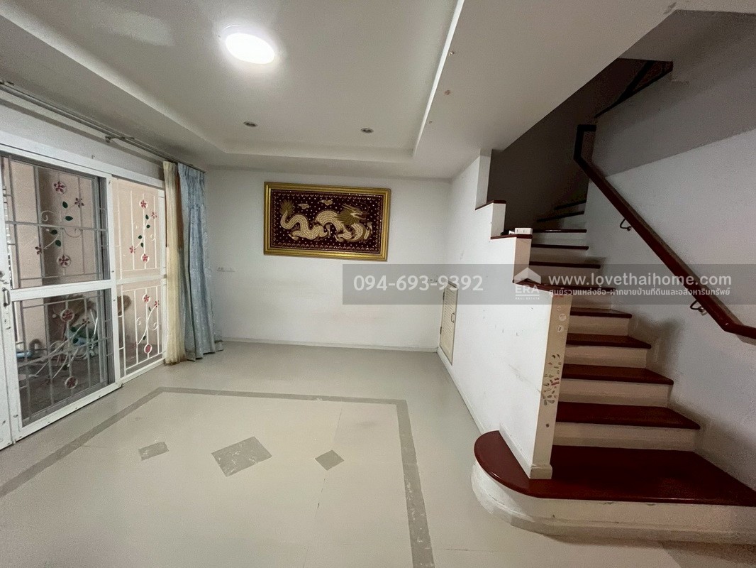 ขายทาวน์โฮม 3 ชั้น หมู่บ้านศุภาลัยวิลล์ พหลโยธิน52 เดินทางสะดวก ใกล้รถไฟฟ้า BTS สะพานใหม่ พื้นที่ 21.1 ตรว. ขายขาดทุน ราคาหลังนี้เหมาะสมสุดๆไม่มีอีกแล้ว ต่ำสุดในโครงการค่ะ ด่วนๆเลยค่ะ