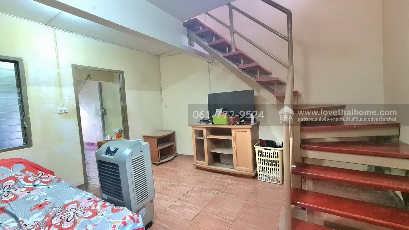 ขายทาวน์เฮ้าส์ โครงการบ้านเอื้ออาทร รังสิต-คลอง 9 บ้าน 2 ชั้น 16.2 ตร.วา ต่อเติมห้องหน้าบ้านและครัวแล้ว ราคาถูก เหมาะสำหรับอยู่อาศัยหรือค้าขาย ทำเลดี เข้า-ออกสะดวก