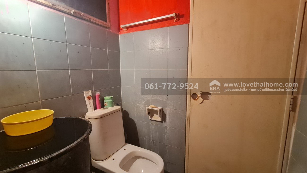 ขายทาวน์เฮ้าส์ โครงการบ้านเอื้ออาทร รังสิต-คลอง 9 บ้าน 2 ชั้น 16.2 ตร.วา ต่อเติมห้องหน้าบ้านและครัวแล้ว ราคาถูก เหมาะสำหรับอยู่อาศัยหรือค้าขาย ทำเลดี เข้า-ออกสะดวก
