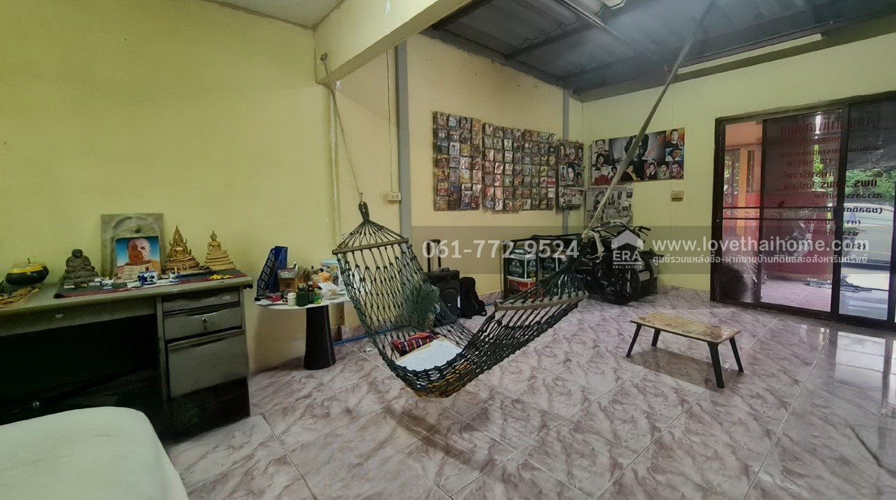 ขายทาวน์เฮ้าส์ โครงการบ้านเอื้ออาทร รังสิต-คลอง 9 บ้าน 2 ชั้น 16.2 ตร.วา ต่อเติมห้องหน้าบ้านและครัวแล้ว ราคาถูก เหมาะสำหรับอยู่อาศัยหรือค้าขาย ทำเลดี เข้า-ออกสะดวก