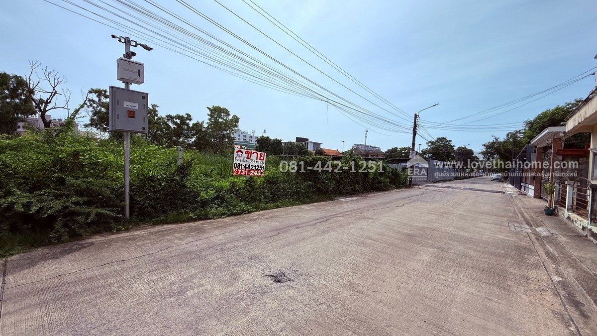 ขายที่ดินสวยๆ ย่านดอนเมือง ซอยช่างอากาศอุทิศ3 แยก6  พื้นที่394ตรว.ราคาพิเศษสุดๆ เพียง 45,000 บาท/ตรว.  ถูกกว่าทุกแปลงในย่านนั้นแน่นอน! อย่าพลาดน้าาา!