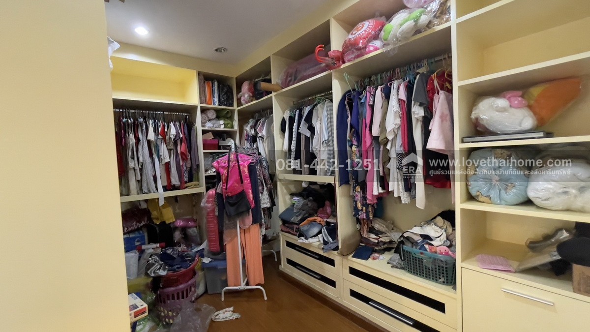 ขายบ้านเดี่ยว2ชั้น ถนนอุทยานและถนนอักษะ หมู่บ้านบุญสิริ เข้าออกได้ทั้งพุทธมณฑลสาย3และสาย4 บ้านมุม พื้นที่ 102.8 ตรว. ขาย 6.9 ล้านบาท ราคาต่อรองได้ค่ะ