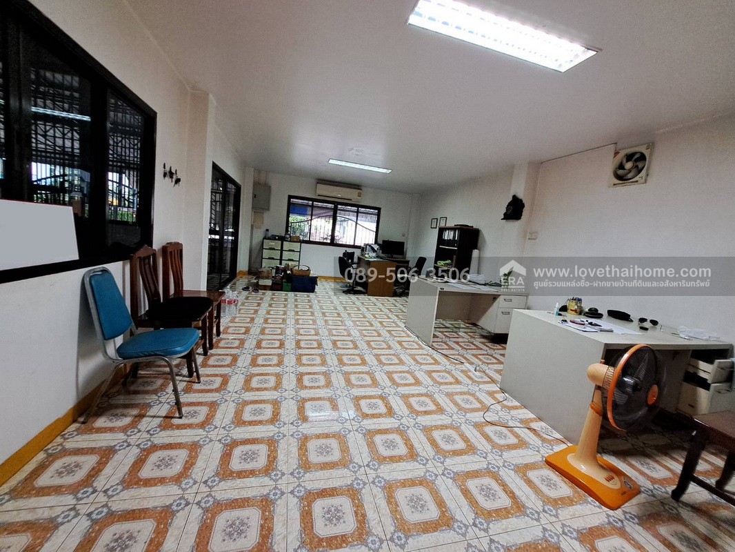 ขายโกดังพร้อมสำนักงาน คลอง11 ธัญบุรี ถ.รังสิต-นครนายก ขนาด 70 ตารางวา โกดังพร้อมสำนักงาน และมีห้องพักคนงาน