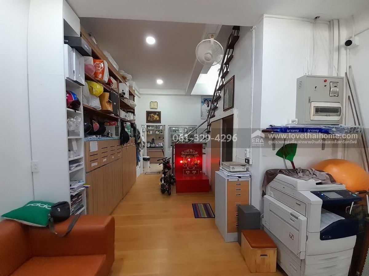 ขายอาคารพาณิชย์ หมู่บ้านเดอะเนเจอร์ซิตี้ เพชรเกษม 69 หนองแขม พื้นที่ 16.6 ตร.วา สภาพนางฟ้า บิ้วอินใหม่ทั้งหลัง