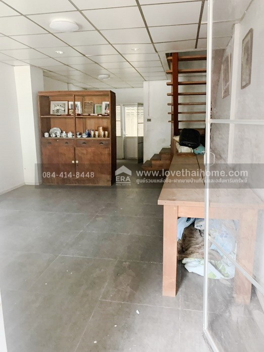 ขายทาวน์เฮ้าส์ หมู่บ้านพิมพ์ทอง ซ.ลาดพร้าว 101 พื้นที่ 16 ตร.วา ทำเลดี ใกล้รถไฟฟ้าสายสีเหลือง-สถานีลาดพร้าว 101 ราคาถูกสุดในโครงการ