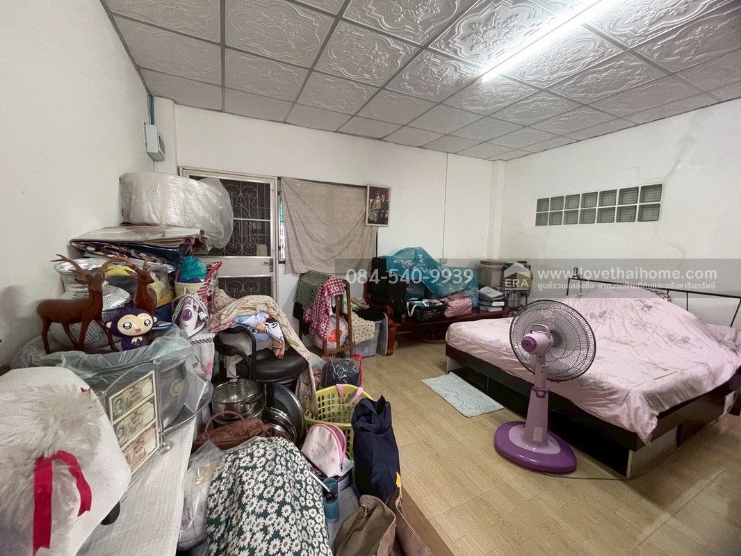 ขายบ้านเดี่ยว 2 ชั้น ซอยเพชรเกษม69 หมู่บ้านศุภวรรณ1 ขนาดพอเหมาะ 48 ตรว. ราคาเข้าถึงได้พร้อมให้คุณเป็นเจ้าของ ทำเลดี สภาพดี พร้อมเข้าอยู่ ใกล้รถไฟฟ้า MRT สถานีหลักสอง จากปากซอยเข้ามาเพียง 300 เมตร