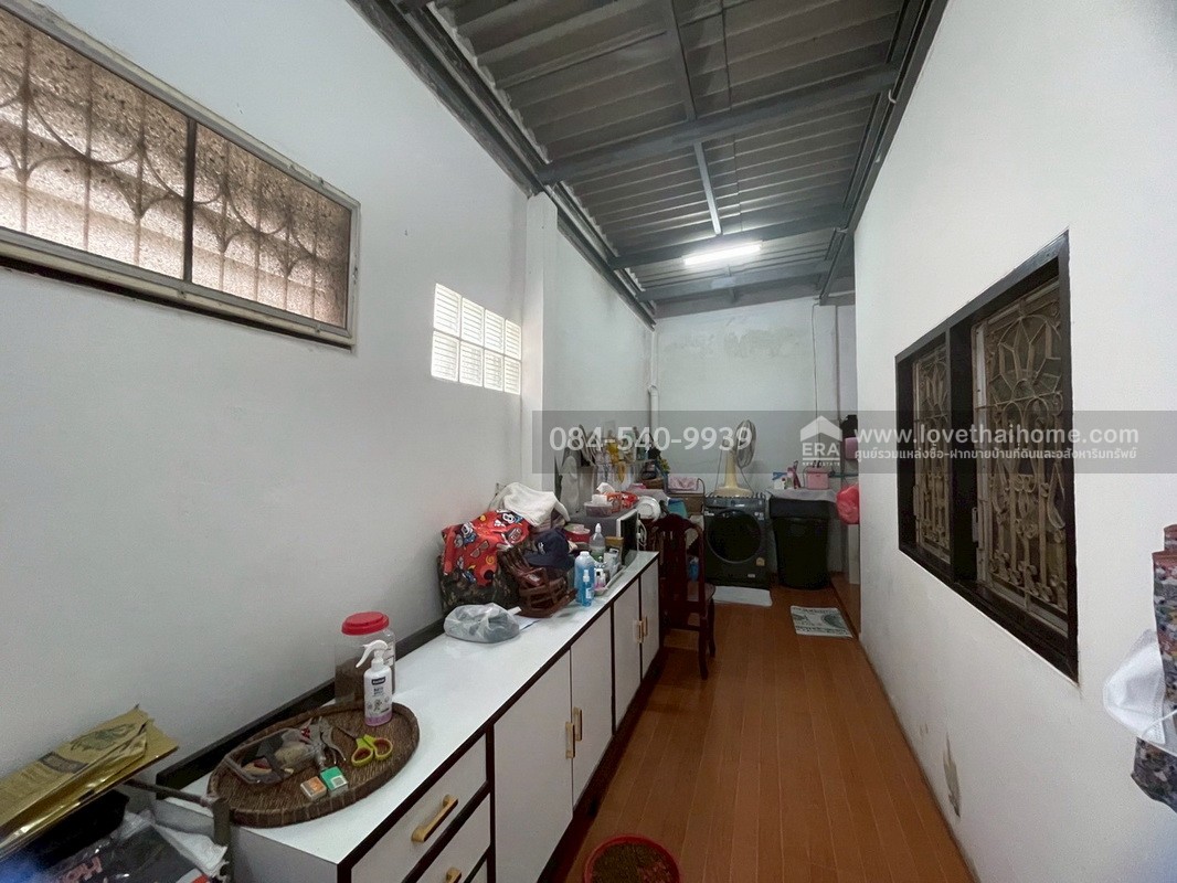 ขายบ้านเดี่ยว 2 ชั้น ซอยเพชรเกษม69 หมู่บ้านศุภวรรณ1 ขนาดพอเหมาะ 48 ตรว. ราคาเข้าถึงได้พร้อมให้คุณเป็นเจ้าของ ทำเลดี สภาพดี พร้อมเข้าอยู่ ใกล้รถไฟฟ้า MRT สถานีหลักสอง จากปากซอยเข้ามาเพียง 300 เมตร