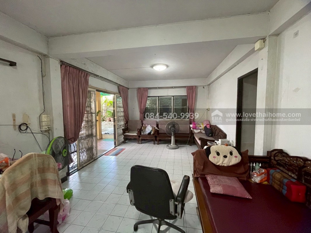 ขายบ้านเดี่ยว 2 ชั้น ซอยเพชรเกษม69 หมู่บ้านศุภวรรณ1 ขนาดพอเหมาะ 48 ตรว. ราคาเข้าถึงได้พร้อมให้คุณเป็นเจ้าของ ทำเลดี สภาพดี พร้อมเข้าอยู่ ใกล้รถไฟฟ้า MRT สถานีหลักสอง จากปากซอยเข้ามาเพียง 300 เมตร