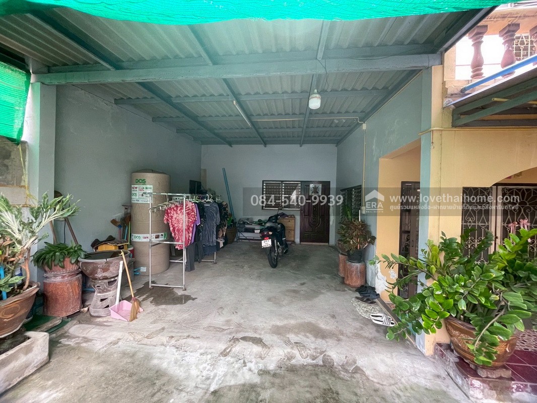 ขายบ้านเดี่ยว 2 ชั้น ซอยเพชรเกษม69 หมู่บ้านศุภวรรณ1 ขนาดพอเหมาะ 48 ตรว. ราคาเข้าถึงได้พร้อมให้คุณเป็นเจ้าของ ทำเลดี สภาพดี พร้อมเข้าอยู่ ใกล้รถไฟฟ้า MRT สถานีหลักสอง จากปากซอยเข้ามาเพียง 300 เมตร