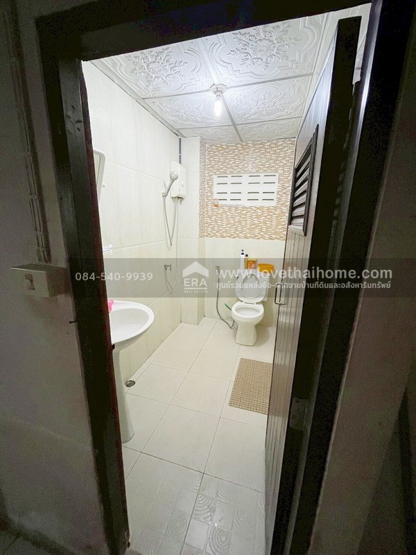 ขายบ้านเดี่ยว 2 ชั้น ซอยเพชรเกษม69 หมู่บ้านศุภวรรณ1 ขนาดพอเหมาะ 48 ตรว. ราคาเข้าถึงได้พร้อมให้คุณเป็นเจ้าของ ทำเลดี สภาพดี พร้อมเข้าอยู่ ใกล้รถไฟฟ้า MRT สถานีหลักสอง จากปากซอยเข้ามาเพียง 300 เมตร