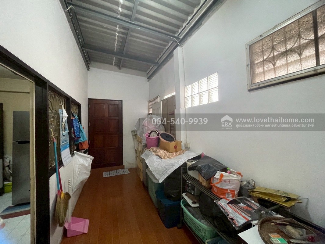 ขายบ้านเดี่ยว 2 ชั้น ซอยเพชรเกษม69 หมู่บ้านศุภวรรณ1 ขนาดพอเหมาะ 48 ตรว. ราคาเข้าถึงได้พร้อมให้คุณเป็นเจ้าของ ทำเลดี สภาพดี พร้อมเข้าอยู่ ใกล้รถไฟฟ้า MRT สถานีหลักสอง จากปากซอยเข้ามาเพียง 300 เมตร