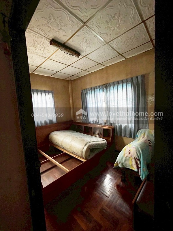 ขายบ้านเดี่ยว 2 ชั้น ซอยเพชรเกษม69 หมู่บ้านศุภวรรณ1 ขนาดพอเหมาะ 48 ตรว. ราคาเข้าถึงได้พร้อมให้คุณเป็นเจ้าของ ทำเลดี สภาพดี พร้อมเข้าอยู่ ใกล้รถไฟฟ้า MRT สถานีหลักสอง จากปากซอยเข้ามาเพียง 300 เมตร