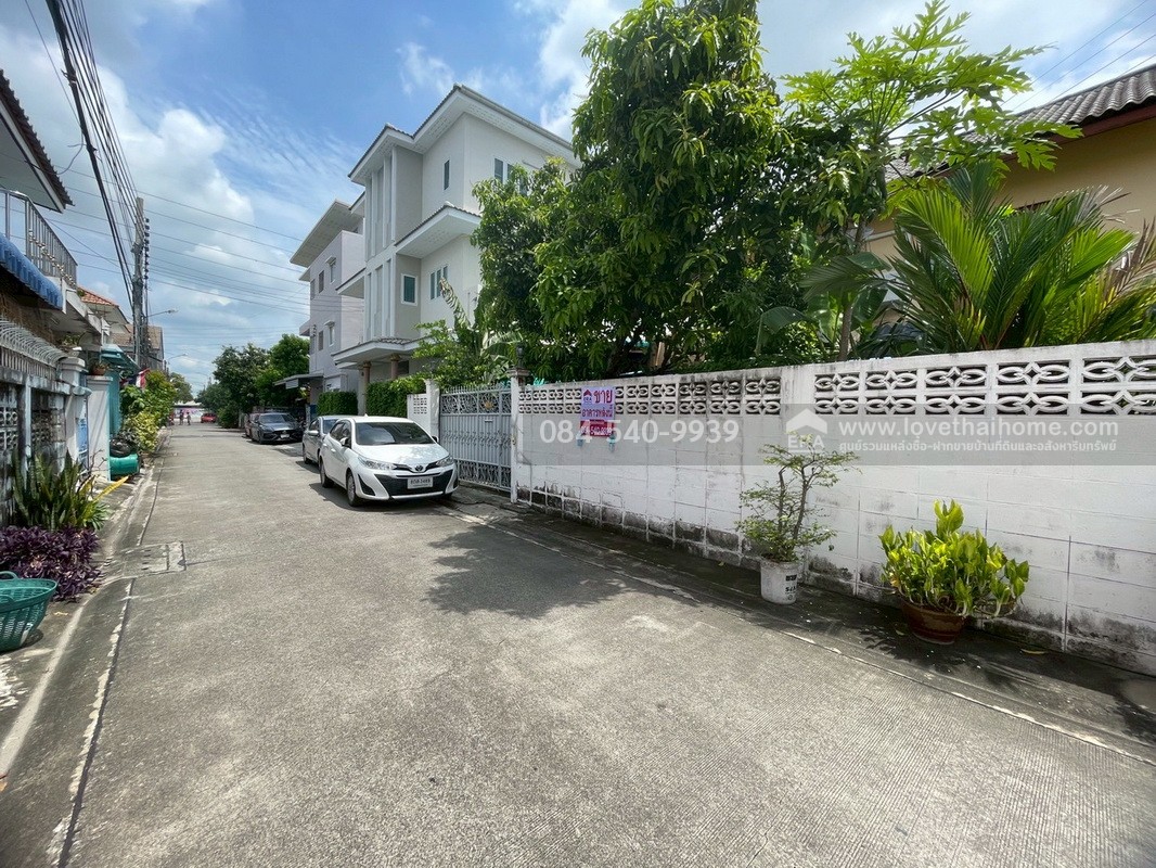 ขายบ้านเดี่ยว 2 ชั้น ซอยเพชรเกษม69 หมู่บ้านศุภวรรณ1 ขนาดพอเหมาะ 48 ตรว. ราคาเข้าถึงได้พร้อมให้คุณเป็นเจ้าของ ทำเลดี สภาพดี พร้อมเข้าอยู่ ใกล้รถไฟฟ้า MRT สถานีหลักสอง จากปากซอยเข้ามาเพียง 300 เมตร