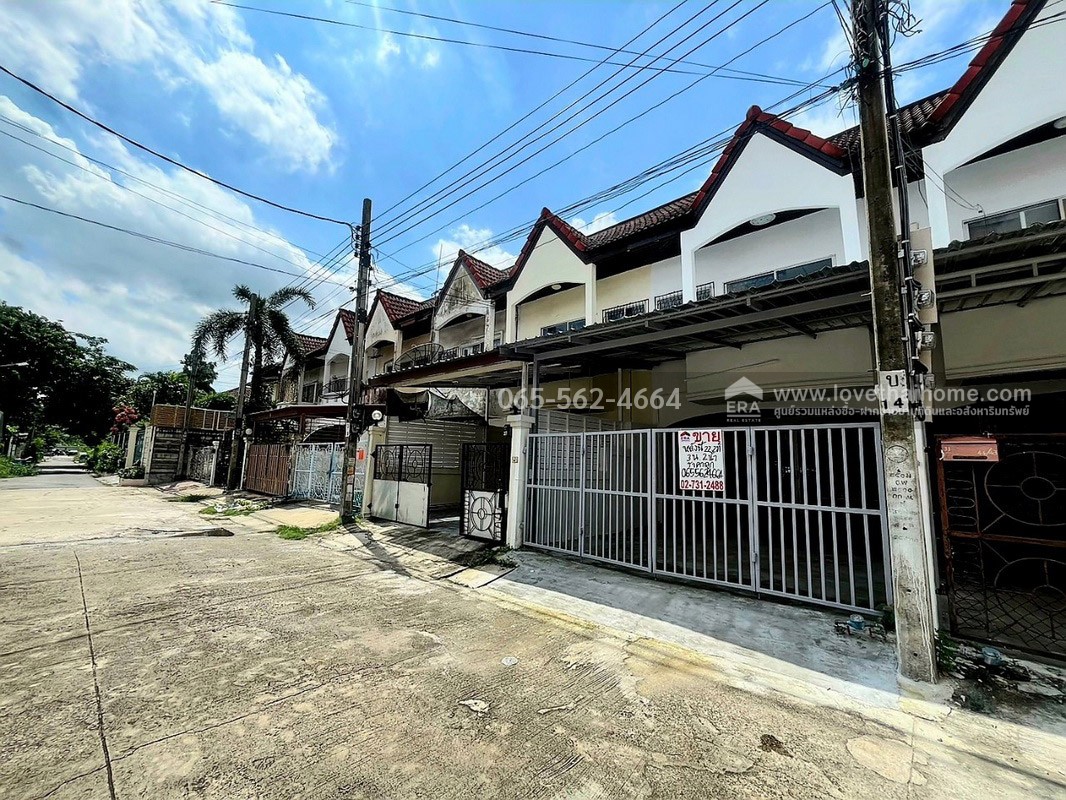 ขายทาวน์เฮ้าส์ 2 ชั้น หมู่บ้านโมราวรรณ2 อ่อนนุช16 แยก19 พื้นที่ 22.2 ตรว. พร้อมอยู่ ใกล้ซีคอนสแควร์