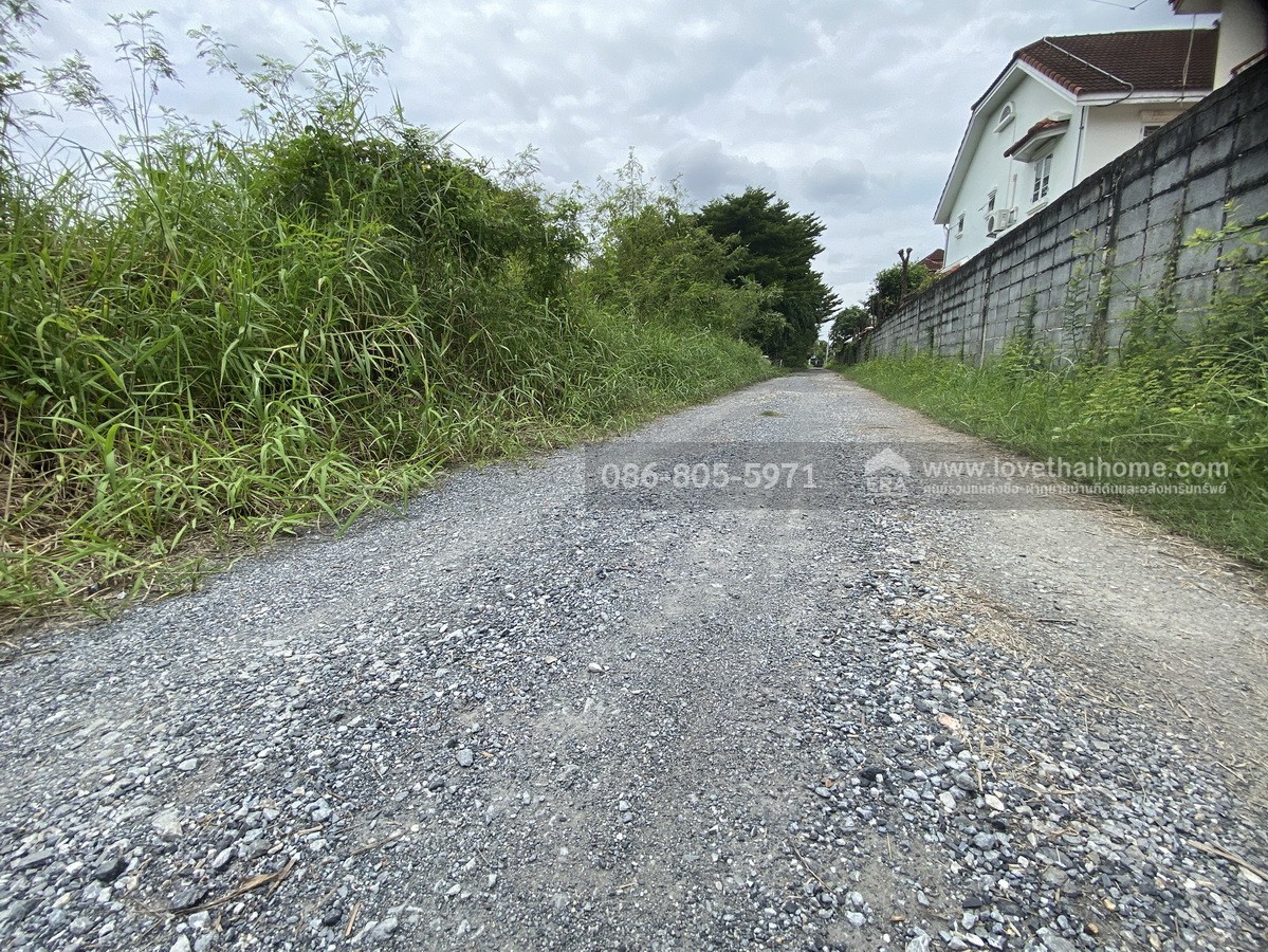 ขายที่ดิน 293 ตร.วา หมู่บ้านพาร์คเวย์โฮม โซนB ถ.ราษฎร์พัฒนา 22 เข้าทางหมู่บ้านธารารมย์ รามคำแหง 150 ได้ เหมาะสร้างบ้านพักอาศัย / โครงการบ้าน / ลงทุนเก็งกำไร