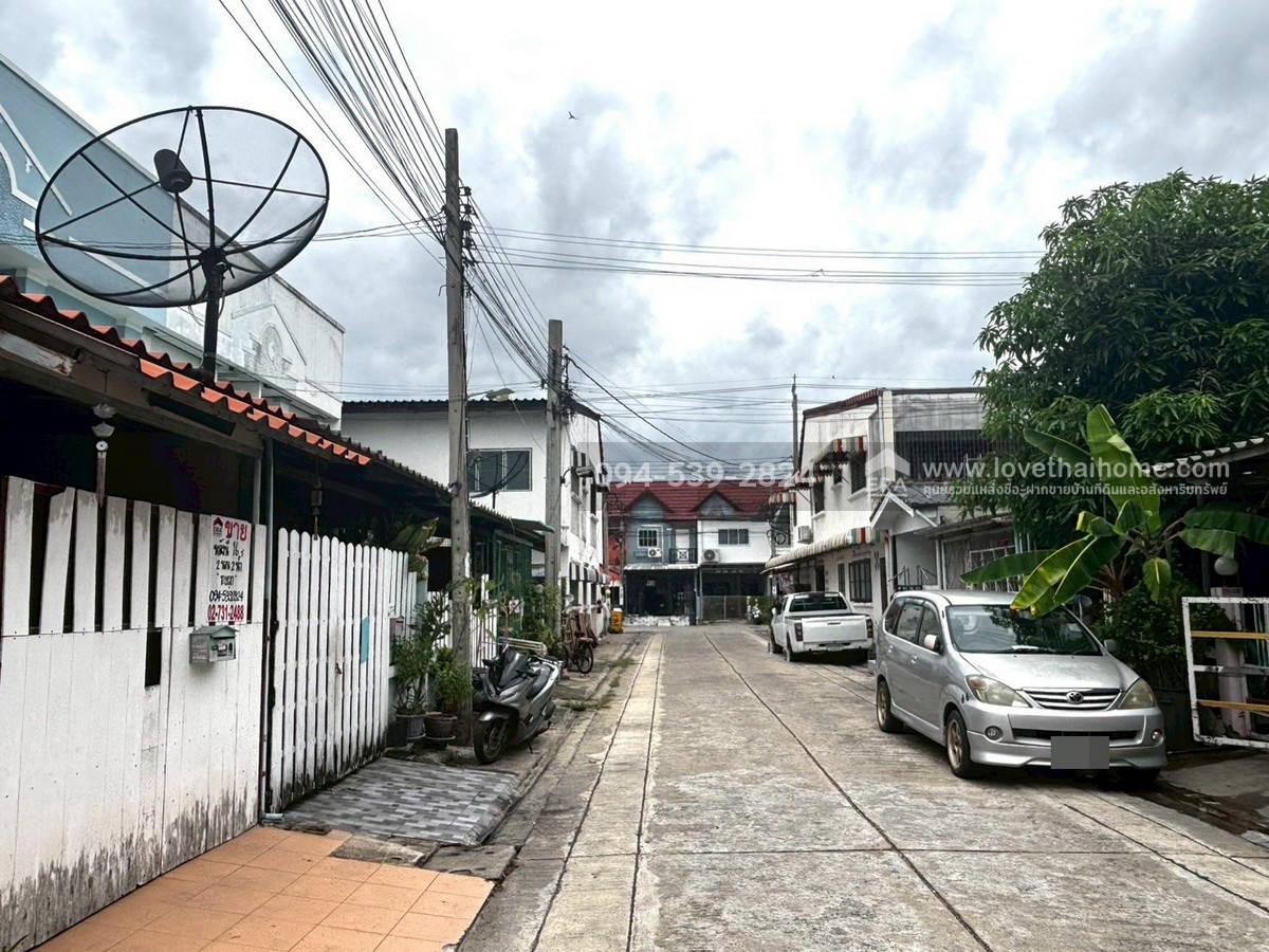 ขายทาวน์เฮ้าส์ หมู่บ้านนครปาร์ควิว 3 บางบัวทอง–สุพรรณบุรี นนทบุรี ใกล้ MRT คลองบางใหญ่ พื้นที่ 16 ตรว. ราคาถูกมาก! ถูกที่สุดในโครงการและย่านนี้ รีบตัดสินใจก่อนหลุดมือ!