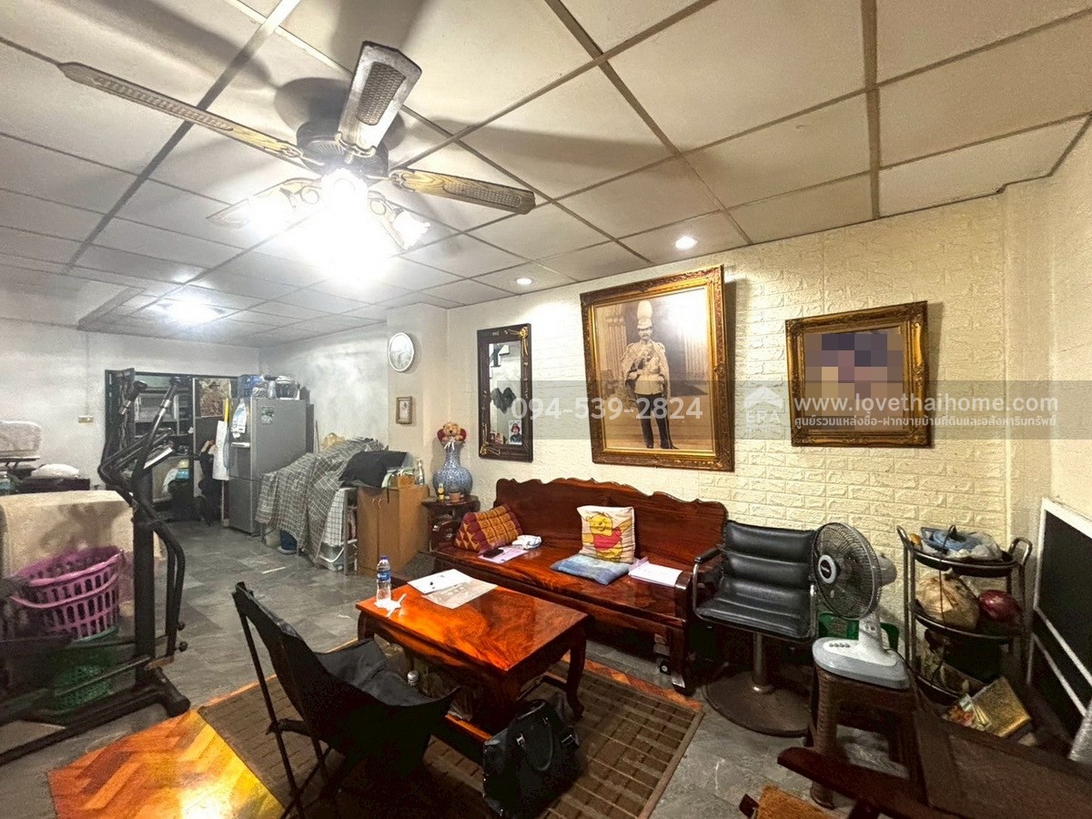 ขายทาวน์เฮ้าส์ หมู่บ้านนครปาร์ควิว 3 บางบัวทอง–สุพรรณบุรี นนทบุรี ใกล้ MRT คลองบางใหญ่ พื้นที่ 16 ตรว. ราคาถูกมาก! ถูกที่สุดในโครงการและย่านนี้ รีบตัดสินใจก่อนหลุดมือ!