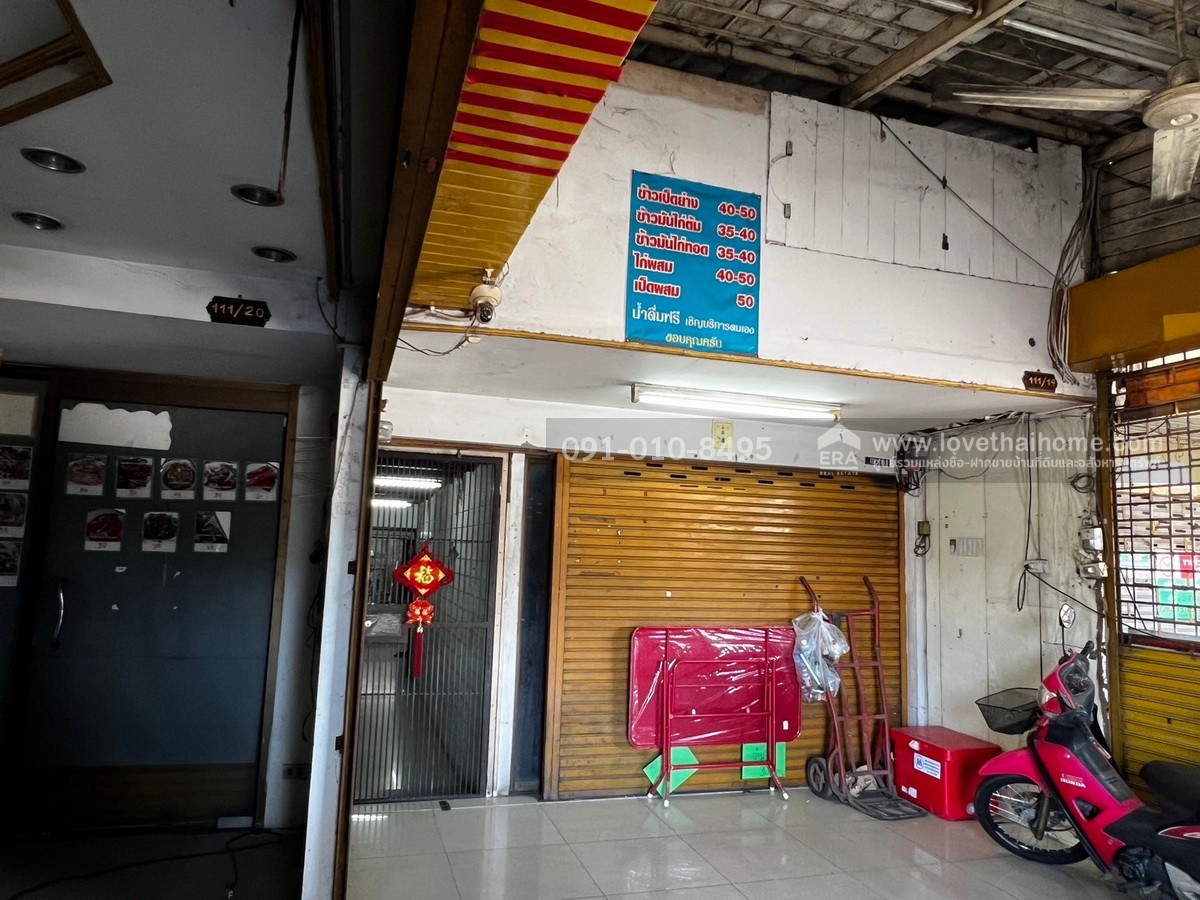 ขายตึกแถว ติดถนนปทุมธานี–กรุงเทพฯ สูง 4.5 ชั้น 2 คูหาติดกัน 45 ตร.วา ทำเลค้าขาย ต้องรีโนเวทใหม่ (เดิมเคยเปิดเป็นธุรกิจร้านทอง)