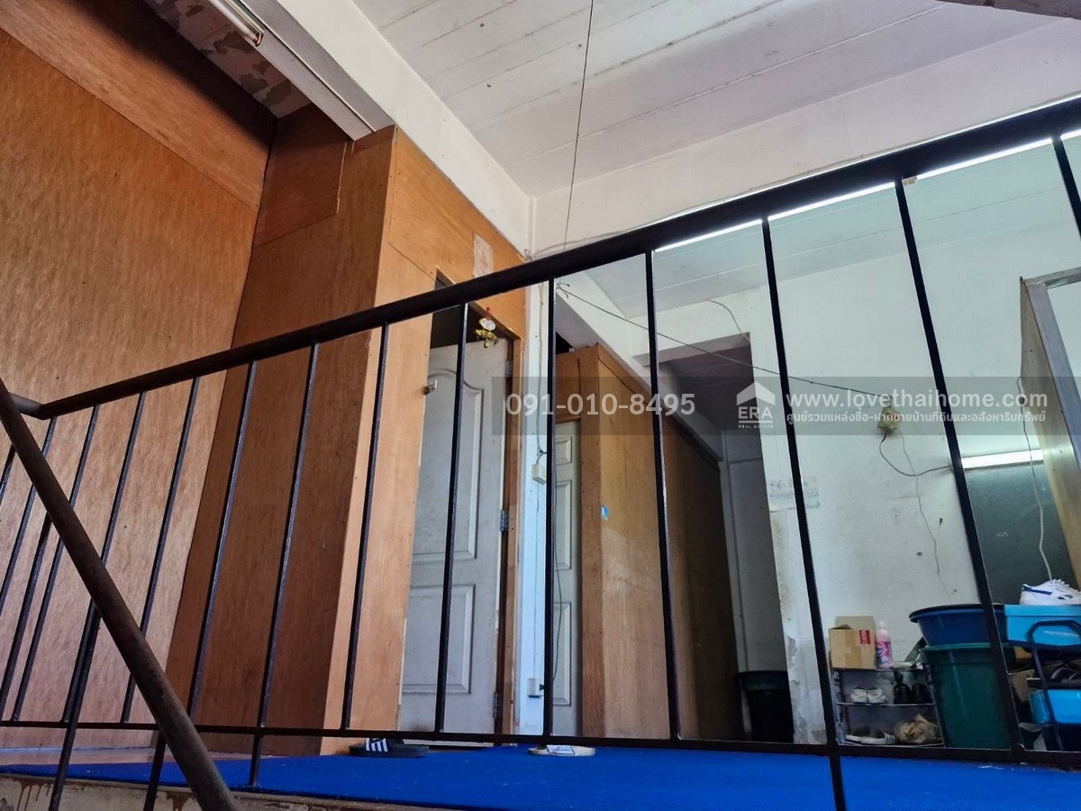 ขายตึกแถว ติดถนนปทุมธานี–กรุงเทพฯ สูง 4.5 ชั้น 2 คูหาติดกัน 45 ตร.วา ทำเลค้าขาย ต้องรีโนเวทใหม่ (เดิมเคยเปิดเป็นธุรกิจร้านทอง)