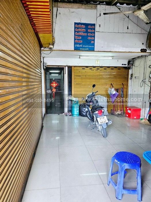ขายตึกแถว ติดถนนปทุมธานี–กรุงเทพฯ สูง 4.5 ชั้น 2 คูหาติดกัน 45 ตร.วา ทำเลค้าขาย ต้องรีโนเวทใหม่ (เดิมเคยเปิดเป็นธุรกิจร้านทอง)