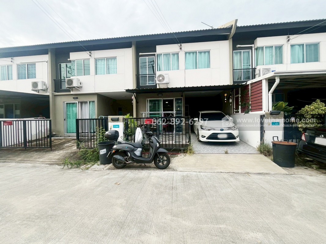 ขายทาวน์เฮ้าส์ 2 ชั้น หมู่บ้านพฤกษา รังสิต-คลอง4 ทำเลดี ขนาด 17.4 ตรว. บ้านสวยสภาพดี ขายเพียง 1.45 ล้านบาท ขายถูกกว่าราคาตลาด คุ้มค่าแบบนี้ห้ามพลาด สนใจโทร.062-892-6297