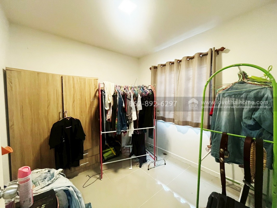 ขายทาวน์เฮ้าส์ 2 ชั้น หมู่บ้านพฤกษา รังสิต-คลอง4 ทำเลดี ขนาด 17.4 ตรว. บ้านสวยสภาพดี ขายเพียง 1.45 ล้านบาท ขายถูกกว่าราคาตลาด คุ้มค่าแบบนี้ห้ามพลาด สนใจโทร.062-892-6297