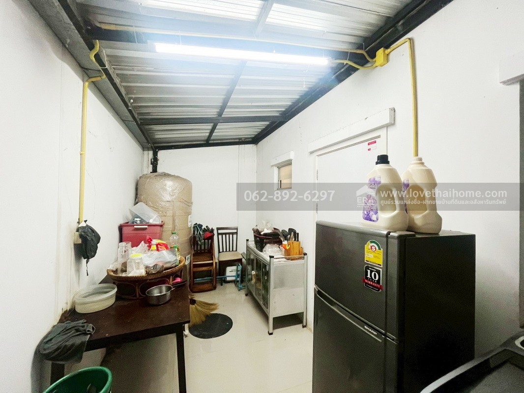 ขายทาวน์เฮ้าส์ 2 ชั้น หมู่บ้านพฤกษา รังสิต-คลอง4 ทำเลดี ขนาด 17.4 ตรว. บ้านสวยสภาพดี ขายเพียง 1.45 ล้านบาท ขายถูกกว่าราคาตลาด คุ้มค่าแบบนี้ห้ามพลาด สนใจโทร.062-892-6297