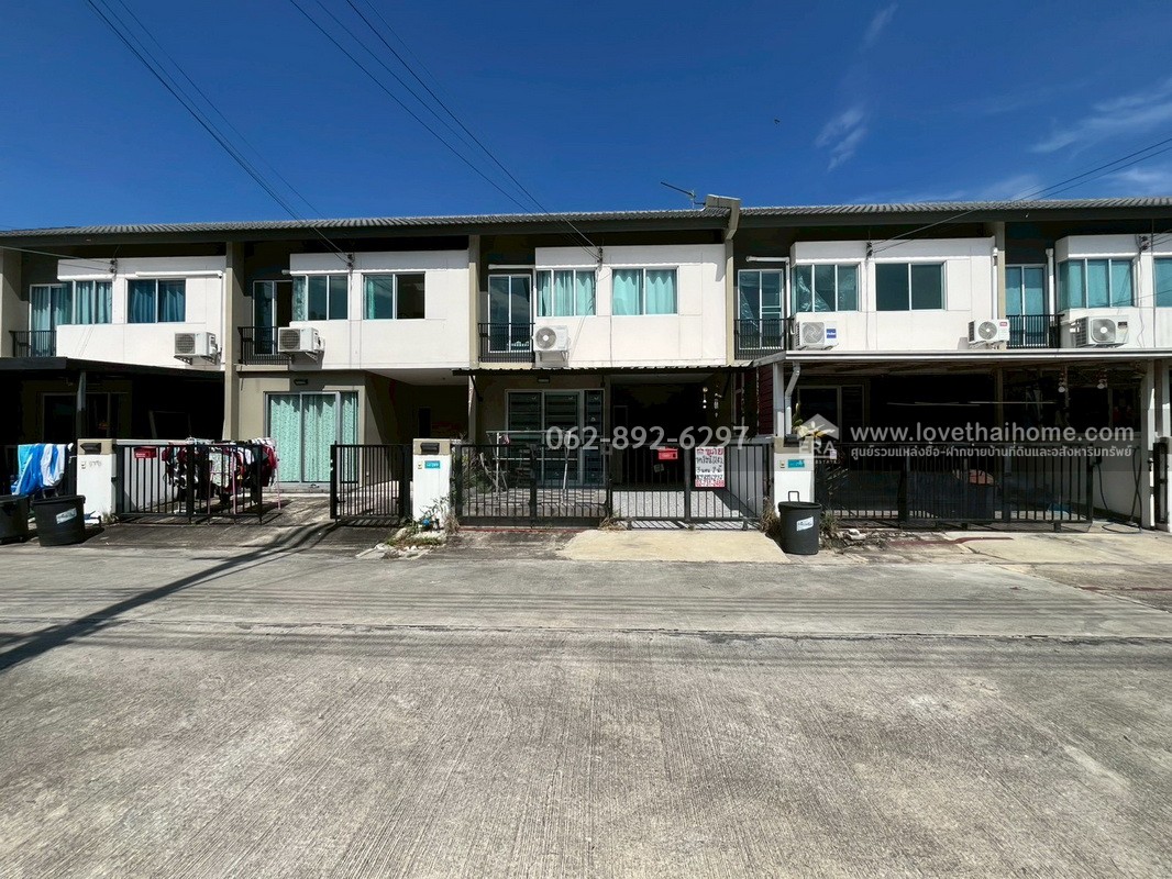 ขายทาวน์เฮ้าส์ หมู่บ้านพฤกษา รังสิต-คลอง4 โครงการ2 พื้นที่17.4ตรว. ขายเพียงแค่1.45ล้านเท่านั้น ในโครงการนี้หาราคาถูกกว่านี้ไม่มีอีกแล้วค่ะ 