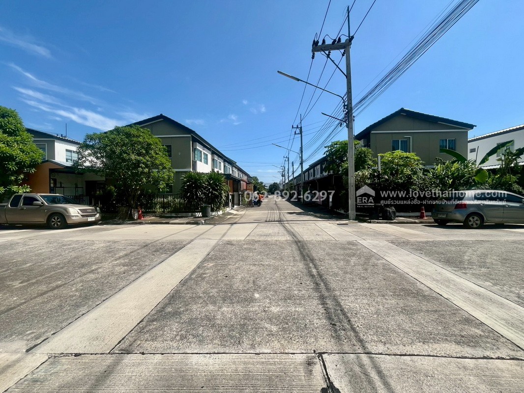 ขายทาวน์เฮ้าส์ หมู่บ้านพฤกษา รังสิต-คลอง4 โครงการ2 พื้นที่17.4ตรว. ขายเพียงแค่1.45ล้านเท่านั้น ในโครงการนี้หาราคาถูกกว่านี้ไม่มีอีกแล้วค่ะ 