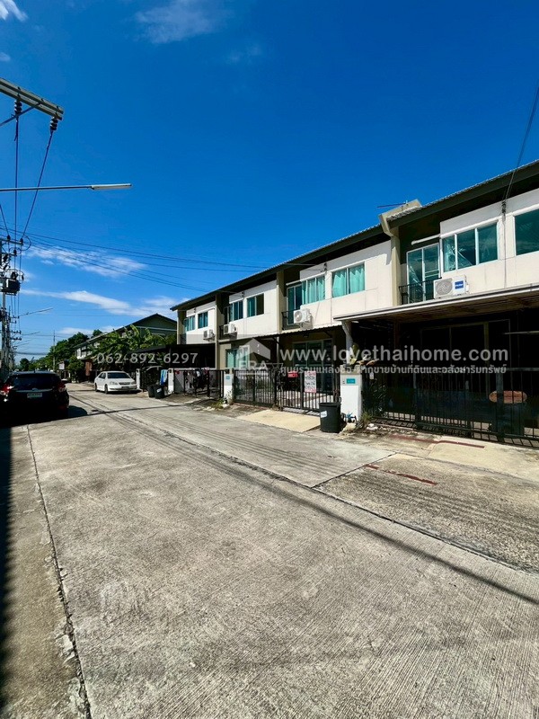 ขายทาวน์เฮ้าส์ หมู่บ้านพฤกษา รังสิต-คลอง4 โครงการ2 พื้นที่17.4ตรว. ขายเพียงแค่1.45ล้านเท่านั้น ในโครงการนี้หาราคาถูกกว่านี้ไม่มีอีกแล้วค่ะ 