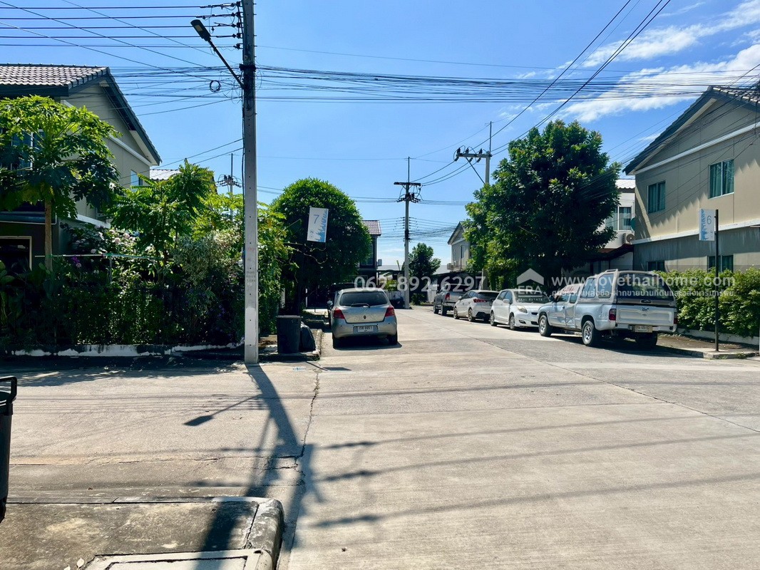 ขายทาวน์เฮ้าส์ หมู่บ้านพฤกษา รังสิต-คลอง4 โครงการ2 พื้นที่17.4ตรว. ขายเพียงแค่1.45ล้านเท่านั้น ในโครงการนี้หาราคาถูกกว่านี้ไม่มีอีกแล้วค่ะ 