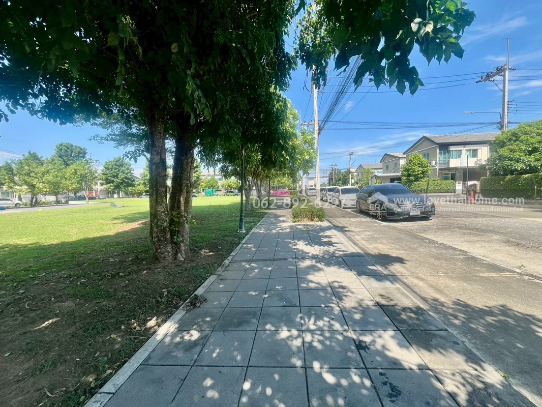 ขายทาวน์เฮ้าส์ หมู่บ้านพฤกษา รังสิต-คลอง4 โครงการ2 พื้นที่17.4ตรว. ขายเพียงแค่1.45ล้านเท่านั้น ในโครงการนี้หาราคาถูกกว่านี้ไม่มีอีกแล้วค่ะ 