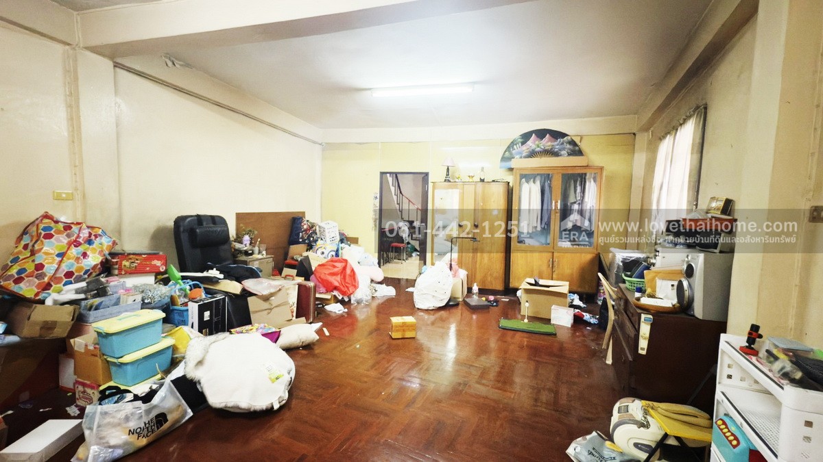 ขายตึกแถว4.5ชั้นติดถนนดำรงรักษ์ ที่สุดของทำเลธุรกิจใจกลางกรุงเทพชั้นใน ย่านหลานหลวง,โบ๊เบ๊ทาวเวอร์ พื้นที่ 50 ตรว. ขาย 33 ล้านบาท ตัวตึกติดกับกรมพัฒนาสังคมและสวัสดิการ