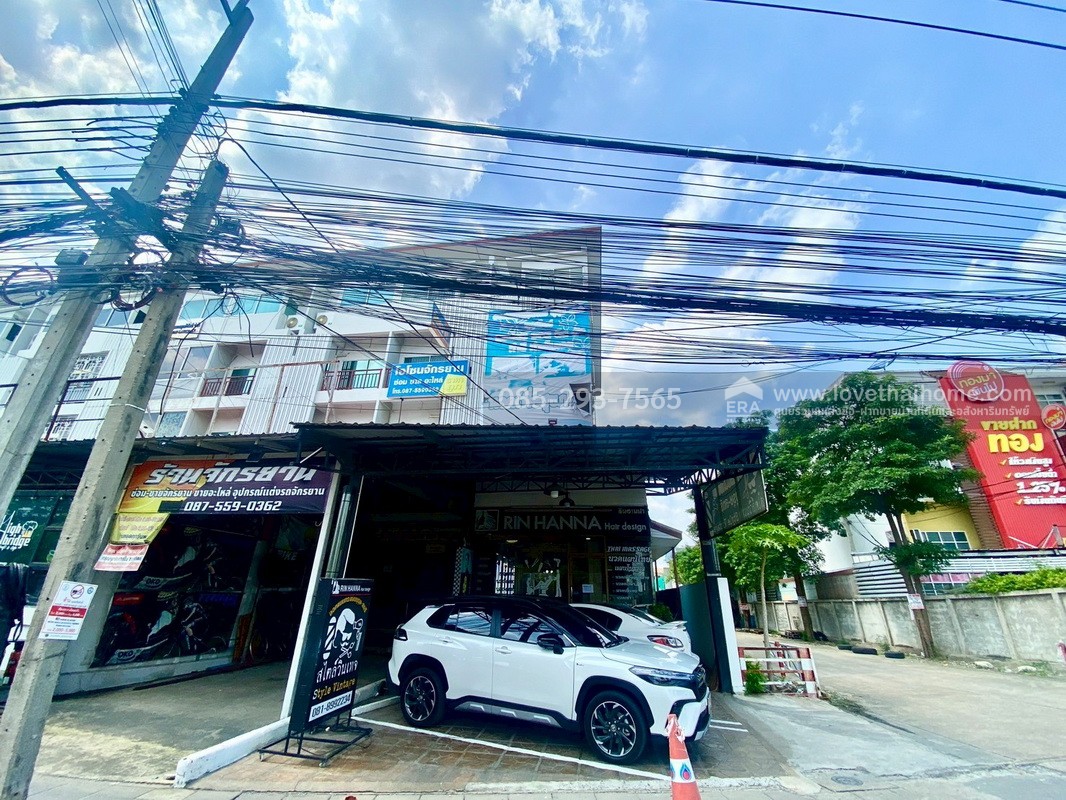 ขายตึกแถว4.5ชั้น ติดถนนราษฎร์พัฒนา ซอยมิสทีน ปากซอยราษฎร์พัฒนา16/1 พื้นที่ 50.5 ตรว. หลังริม พร้อมประกอบธุรกิจ
