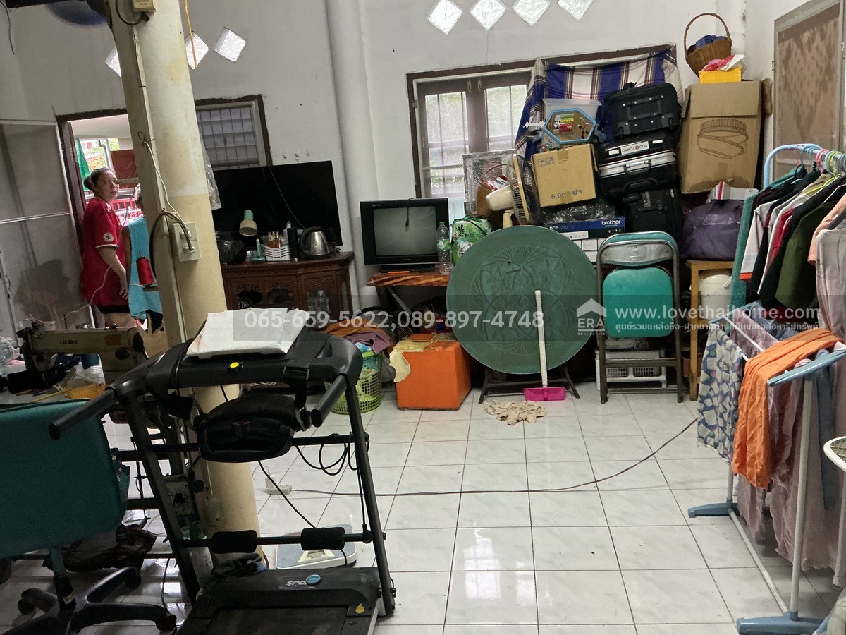 ขายที่ดินแถมบ้านลาดกระบัง ถ.ร่มเกล้า 27 มีบ้าน 2 หลังบนที่ดิน 57 ตร.วา ใกล้แอร์พอร์ตลิงค์ลาดกระบัง ราคาถูกมาก! สามารถรีโนเวทเพื่ออยู่อาศัย/ปล่อยเช่าได้