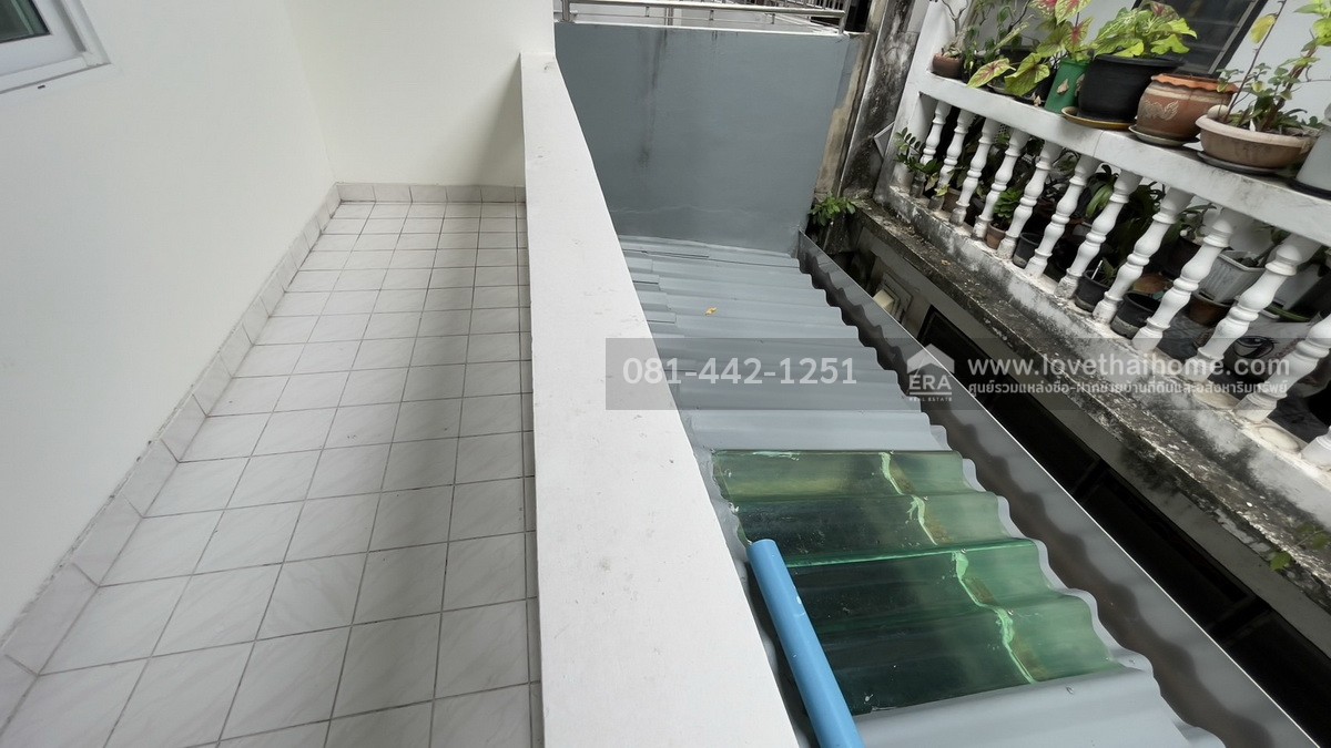 ขายทาวน์เฮ้าส์ 2 ชั้น ถนนพระรามที่2 ซอย36 หมู่บ้านอมรชัย1 พื้นที่ 16.5 ตรว. ขาย 2.95 ล้านบาท บ้านพร้อมอยู่ รีโนเวทใหม่ทั้งหลัง ใกล้เซ็นทรัล พระราม2
